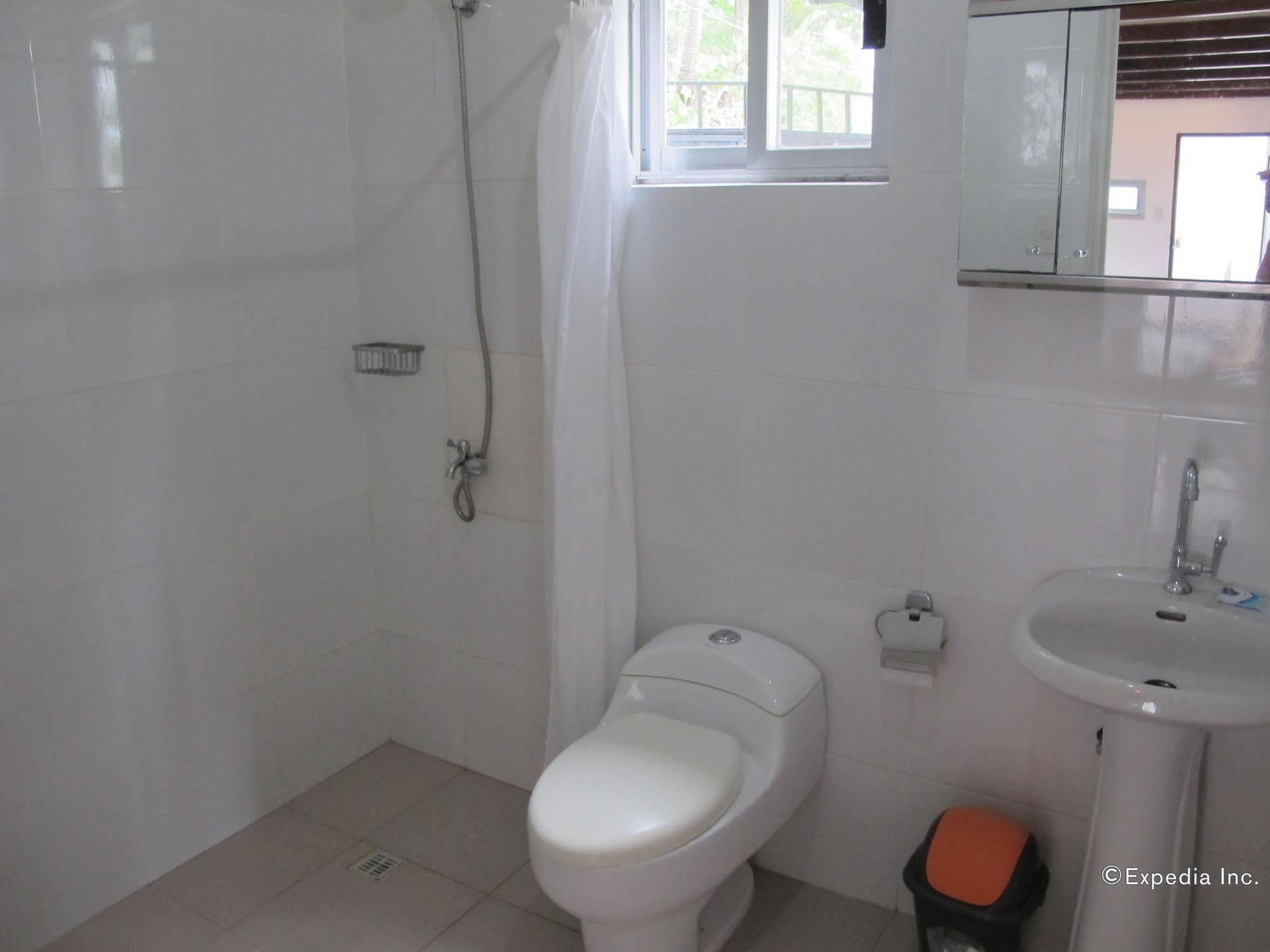 Seahorse Villa Puerto Galera Exterior photo