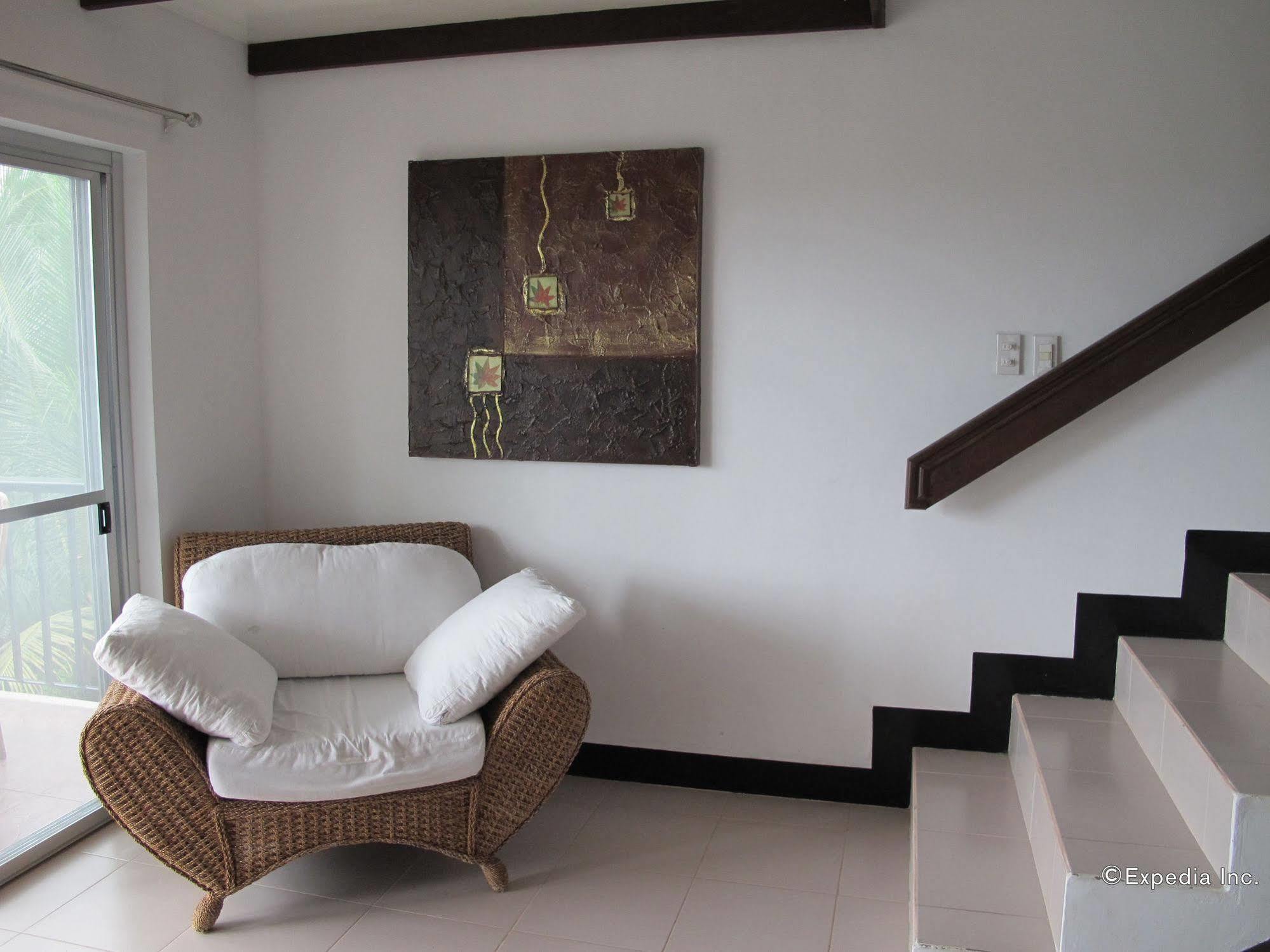 Seahorse Villa Puerto Galera Exterior photo